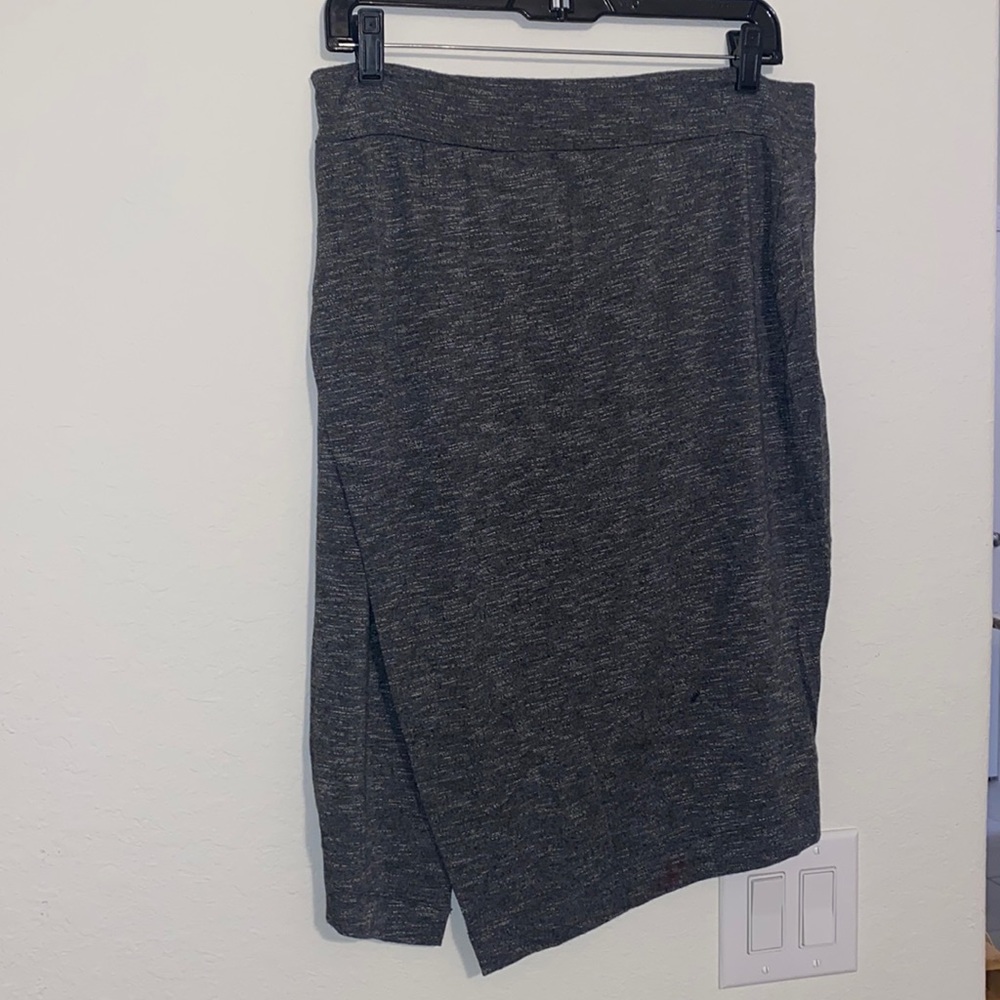Knit skirt with slit size L